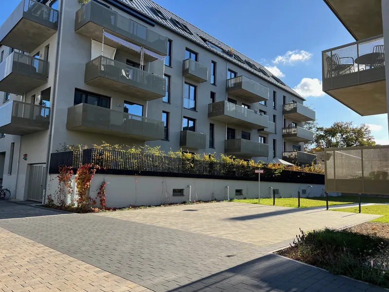 schöne 3-Zi.Whg/ Terrasse/ Gartenanteil/ EBK/ Parkett — photo 1